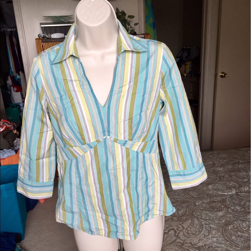 ❌DONATED❌ EUC - Ann Taylor Loft Petites Split Neck Top- 6P